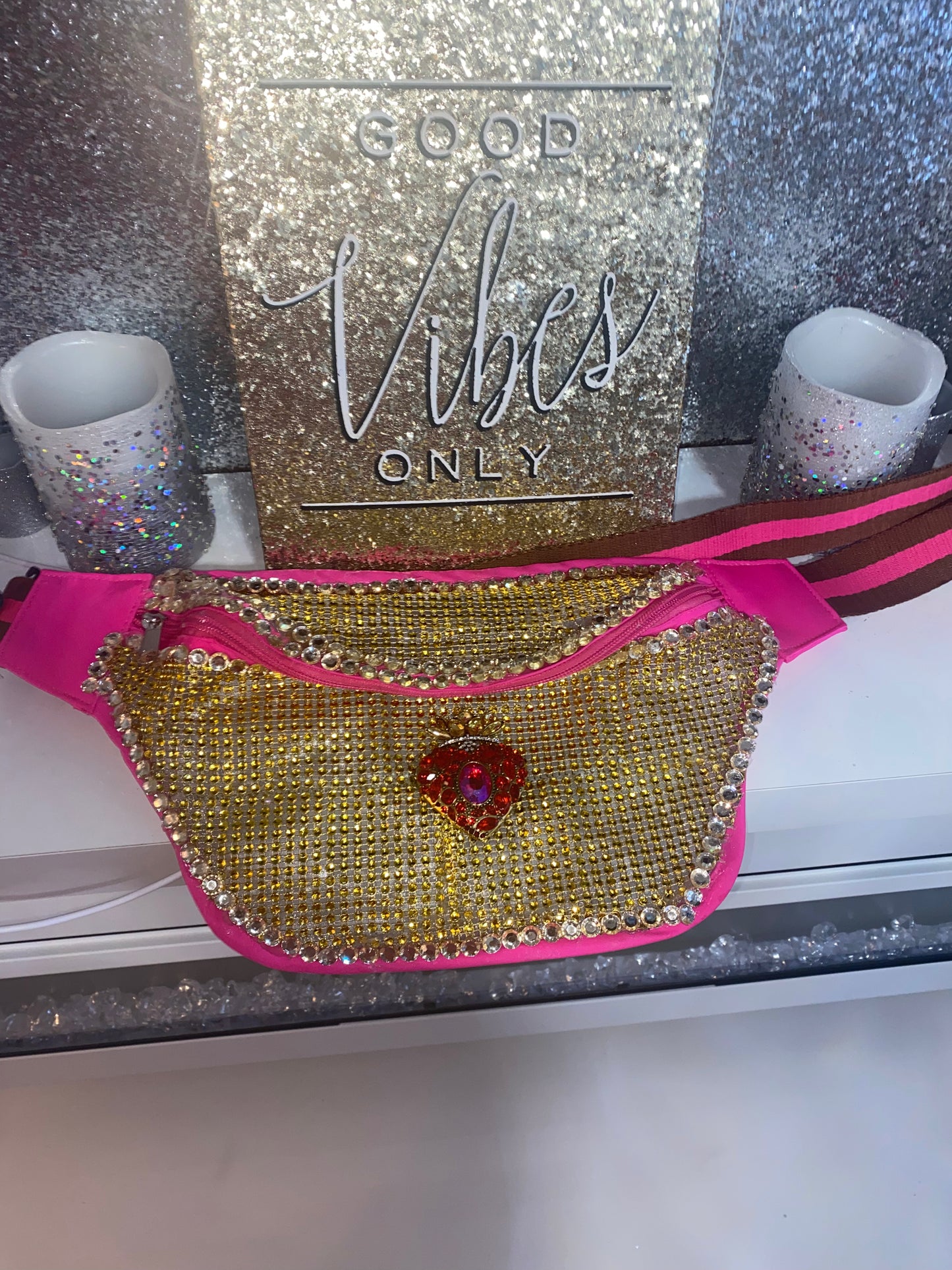 "QUEEN OF HEARTS" GOLD BLING FANNY PACK